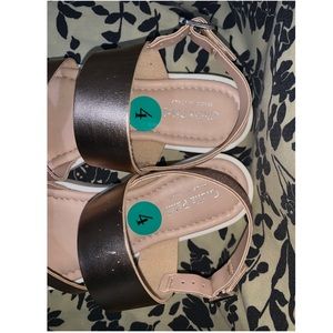 ⚪️ sparkly sandals ⚪️